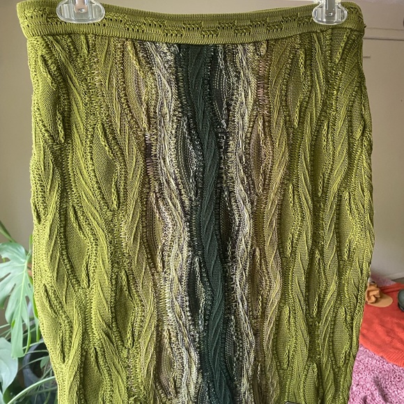 Women’s Green Coogi Skirt - Picture 3 of 7